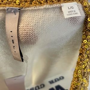 Cashmere short sleeve top with sequin collar brand IISLI size large